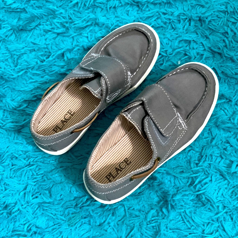 🐭🌚CHILDRENS PLACE boys dress shoes. Size 13.